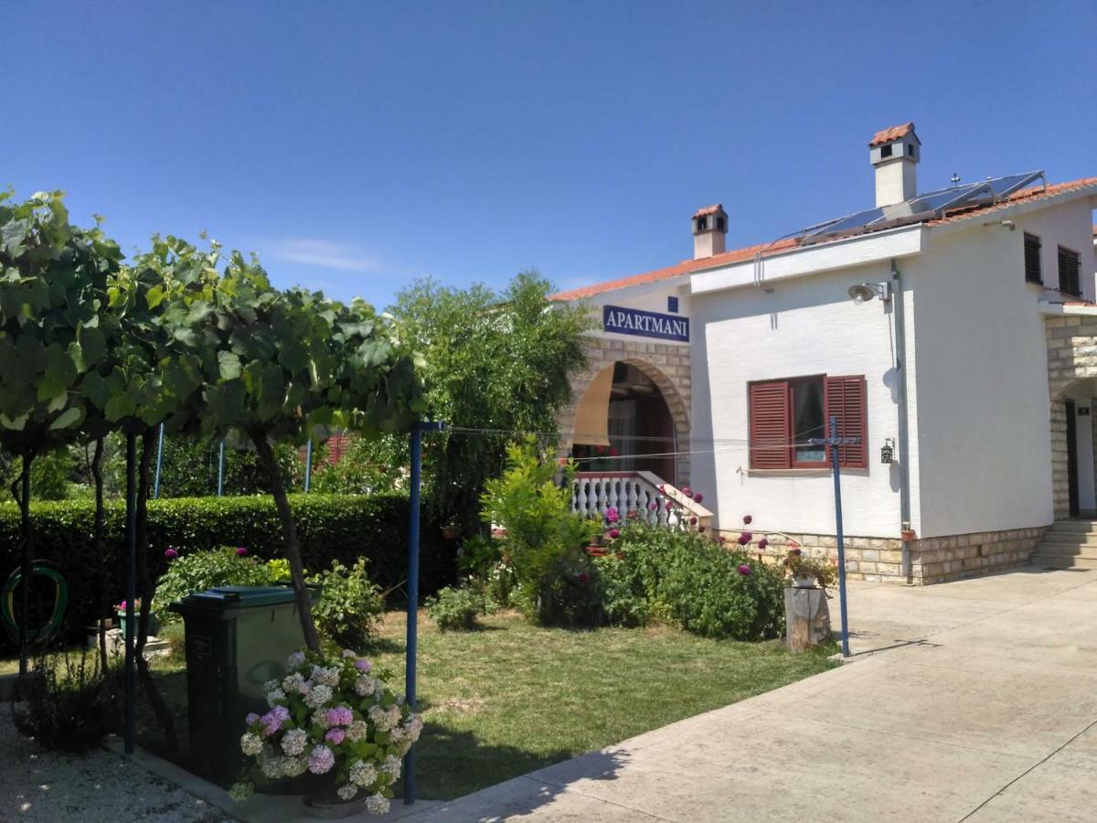 Apartmani Tonica Sukošan Buitenkant foto