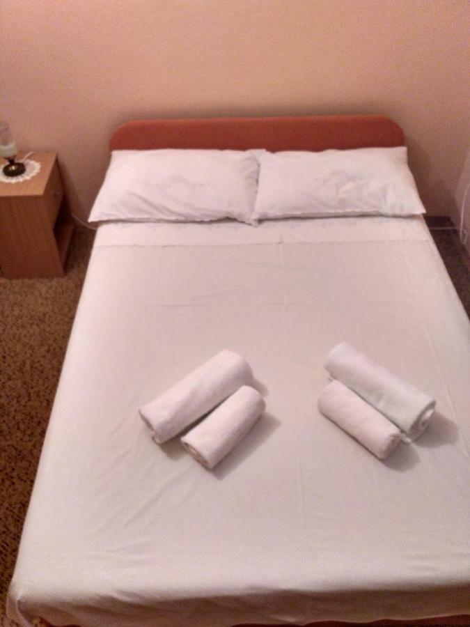Apartmani Tonica Sukošan Buitenkant foto