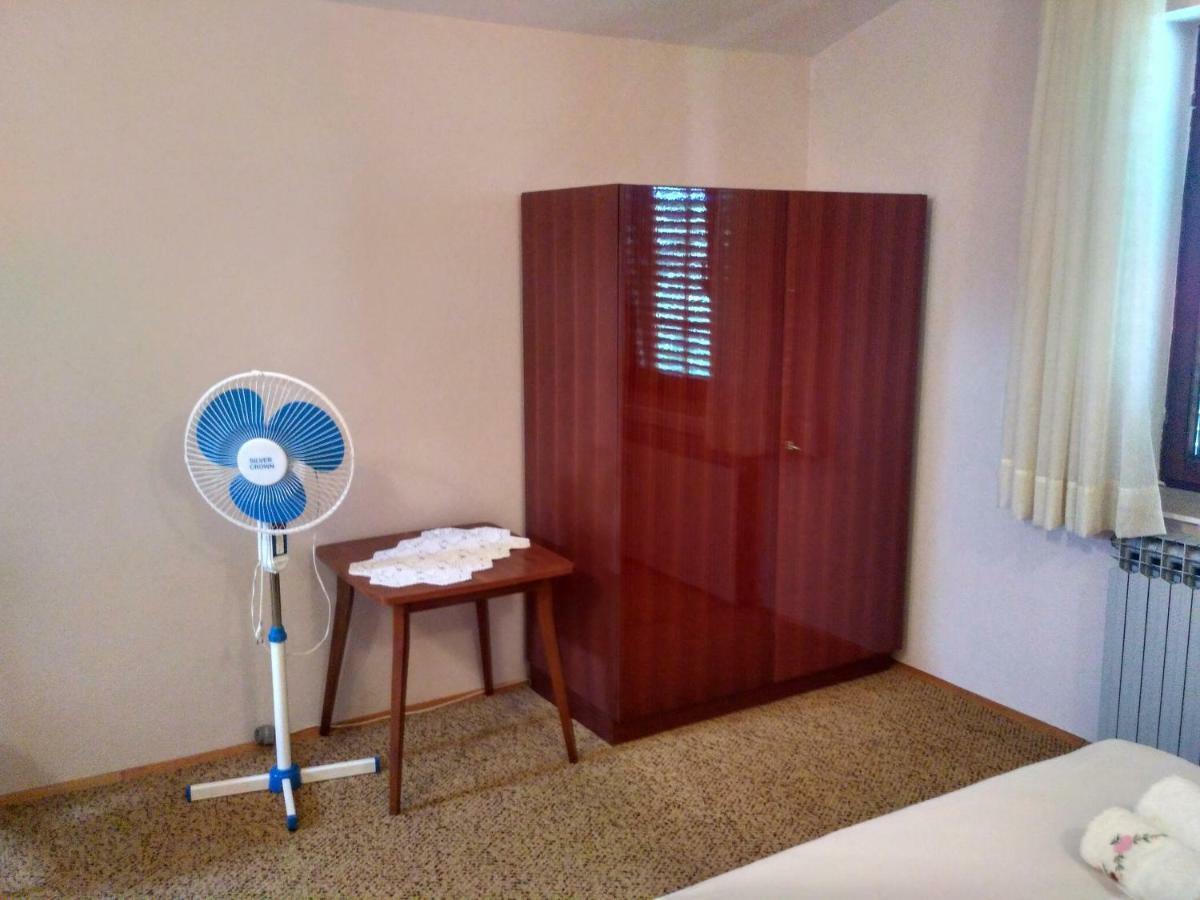 Apartmani Tonica Sukošan Buitenkant foto