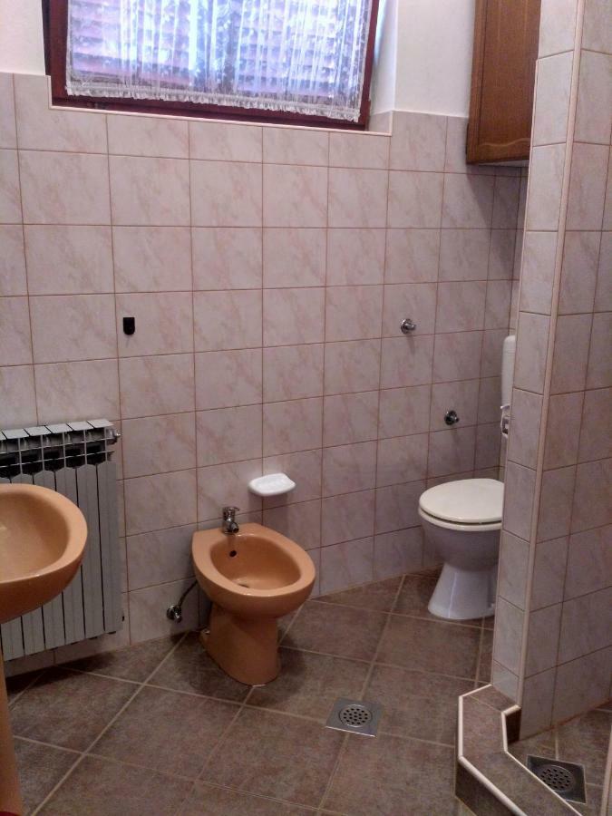 Apartmani Tonica Sukošan Buitenkant foto
